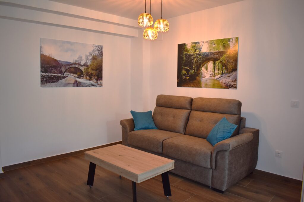 Salón El Rincón de la Jara Los Puentes